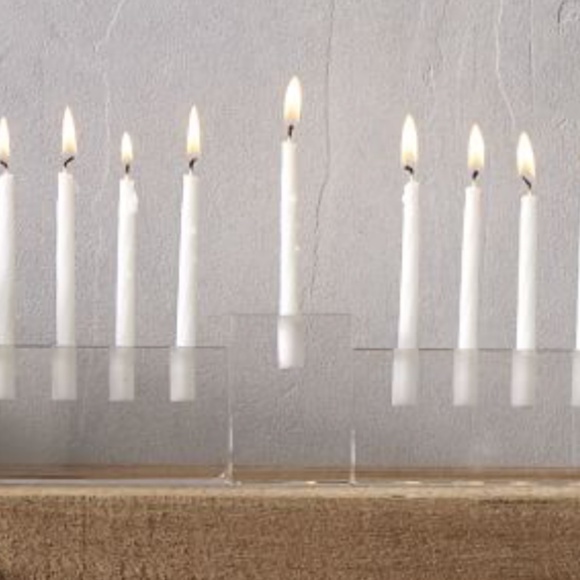 Williams Sonoma Mod Glass Menorah.Sz. 11.25